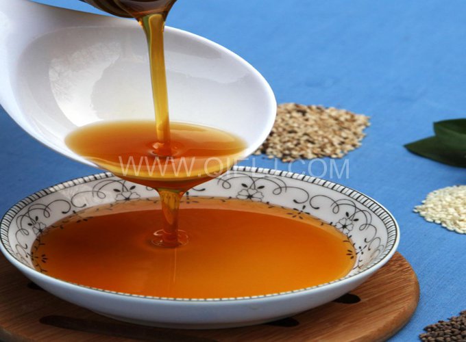 芝麻油提取加工，企鵝糧油機(jī)械生產(chǎn)色香味俱佳的油脂(圖1)